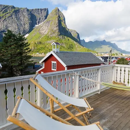 Catogarden - Boutique & Activity Centre Homestay Reine